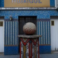 DE GUISTI - Maison mosaïque (Fontaine du parvis) - Rue du Lutin